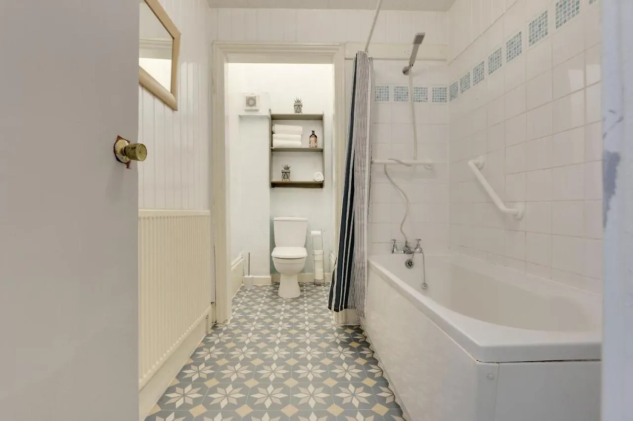 Convenient 1-Bed Apartment - Ideal For Working Away, Free Parking, Pet Friendly, Netflix Sheffield United Kingdom